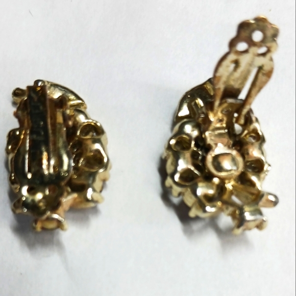 Vintage Clip Earrings - Picture 2 of 2
